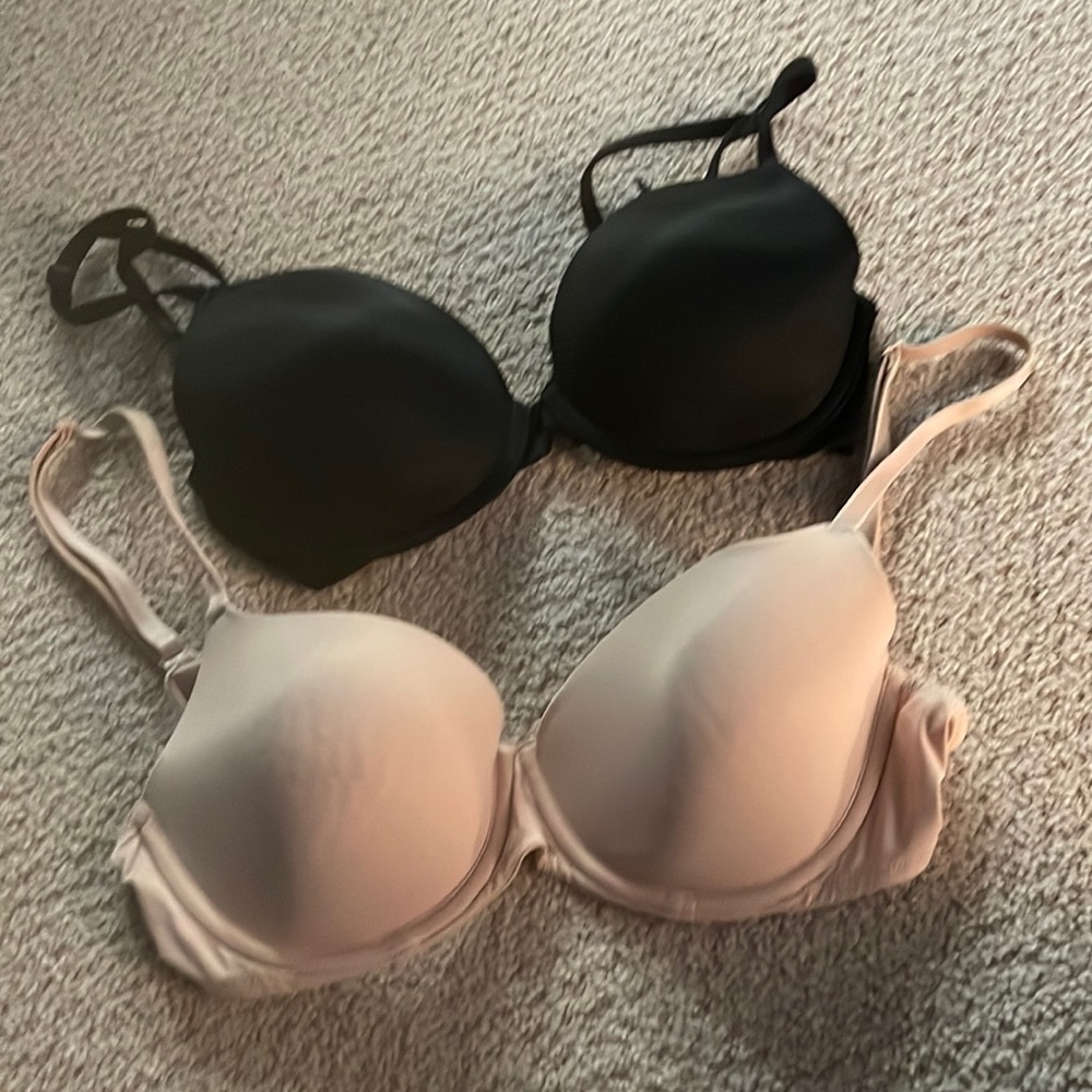Bundle of 2 bras by the brand “Pink”